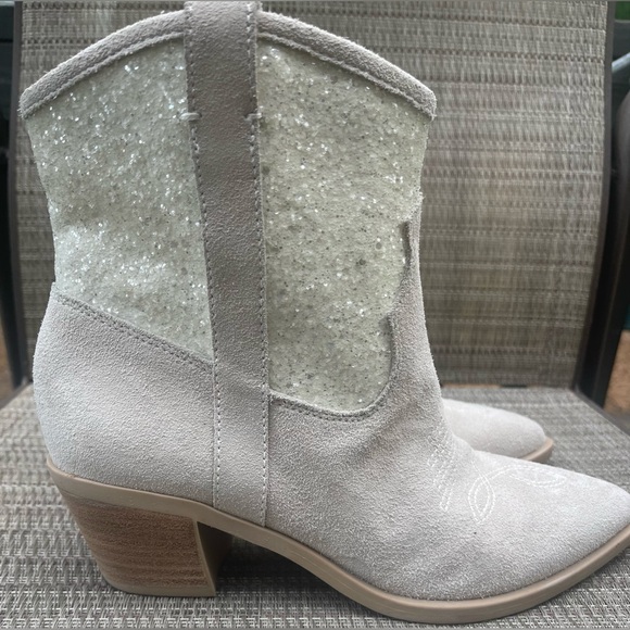 Dolce Vita Sonya Glitter Suede Cowboy Western Boots woman’s size 6 COLOR: white - Picture 3 of 8